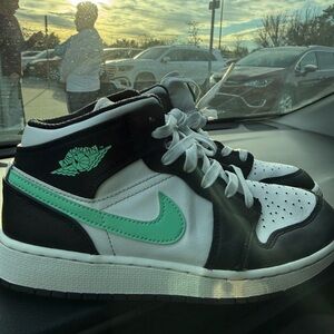 Nike Black and White Sneakers